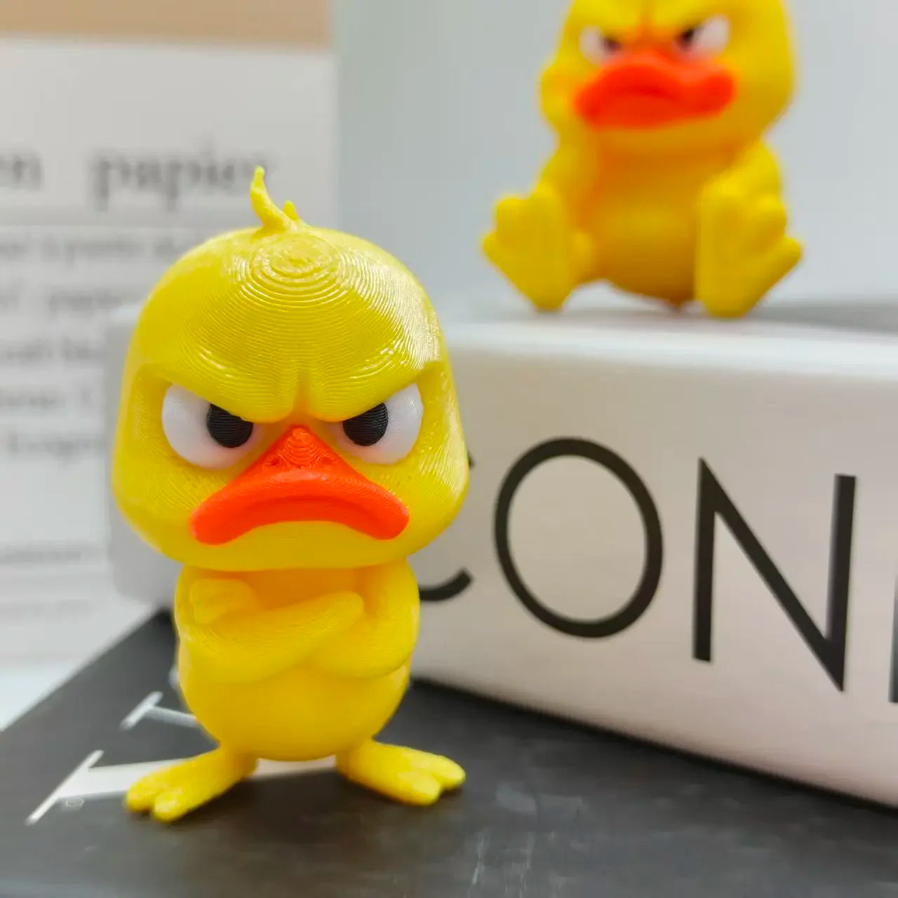 3D Printing Angry Yellow Duck Statue, Angry White Eyed Funny Duck, Humorous Indoor/outdoor Home Decoration and Car Decoration